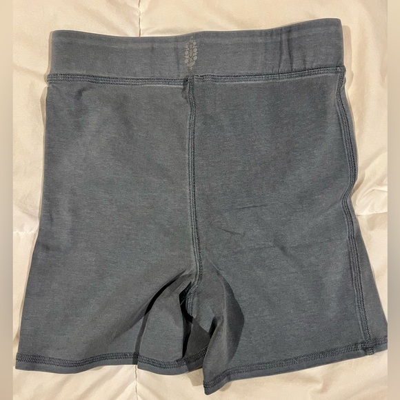 Free People Movement Hot Shot Bubble Mini Set Summer Storm Blue Size SM NWT - Picture 7 of 10